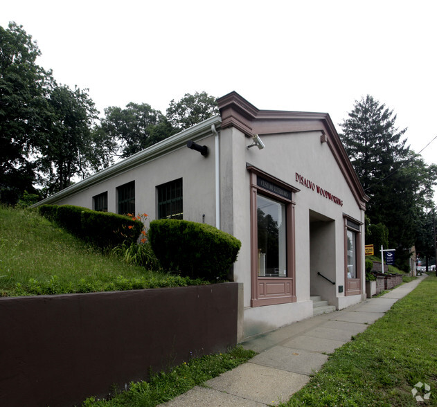 724 New York Ave, Huntington, NY en alquiler - Foto del edificio - Imagen 2 de 13