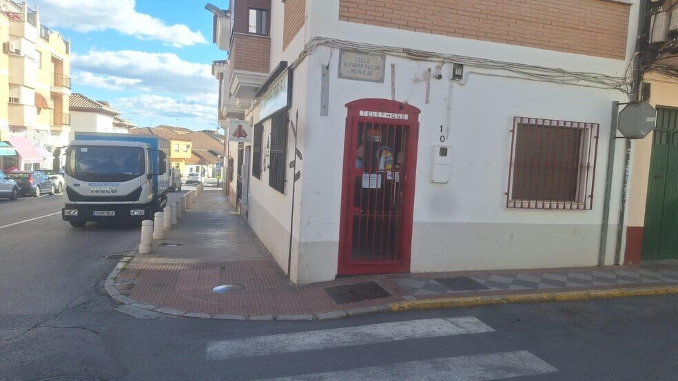 Calle Alfonso Bailón Verdejo, 1, Atarfe, Granada en alquiler - Foto del edificio - Imagen 2 de 9