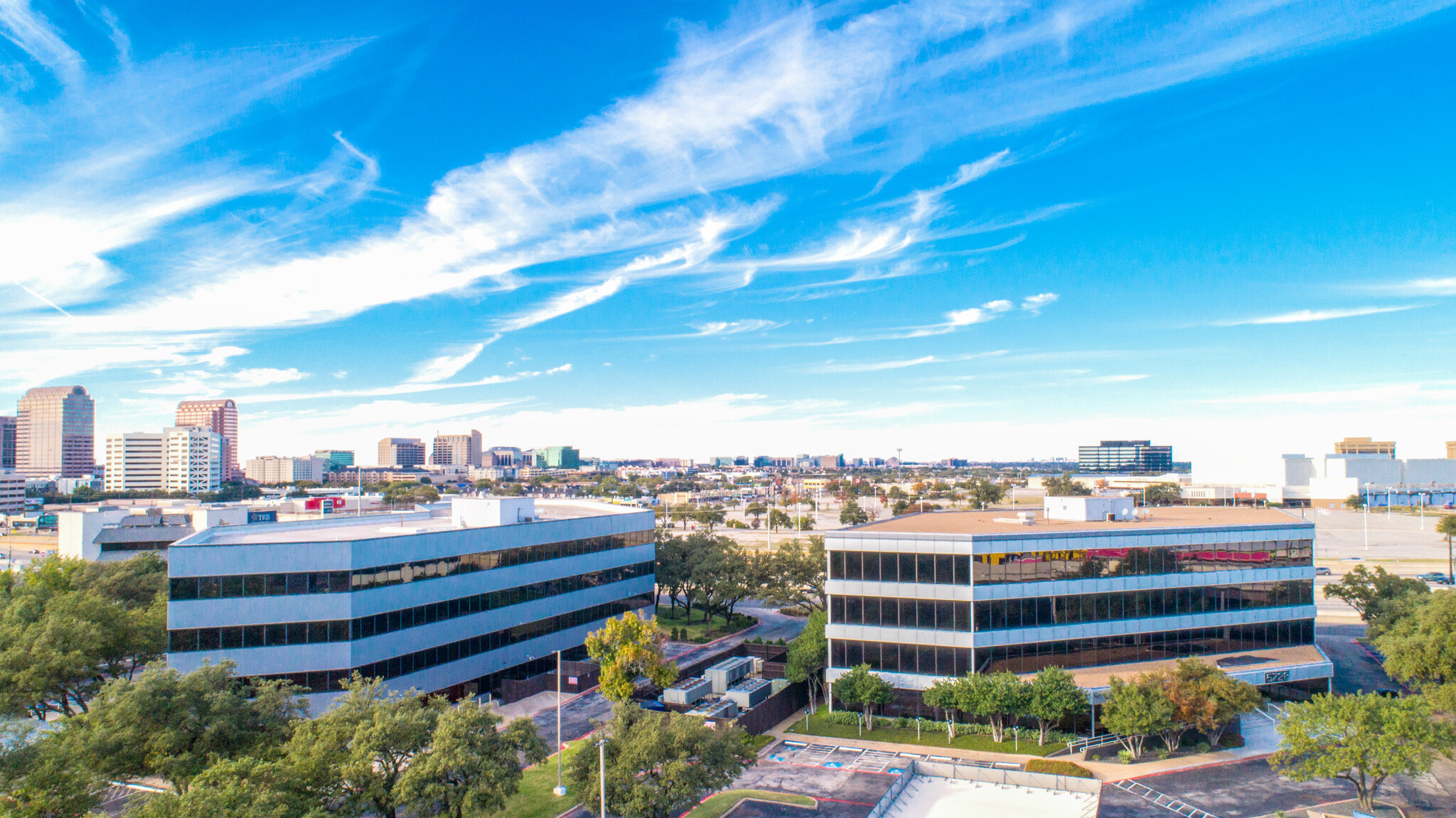 5710 Lyndon B Johnson Fwy, Dallas, TX en alquiler Foto del edificio- Imagen 1 de 33