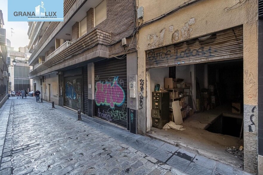 Local en Granada, Granada en venta - Foto del edificio - Imagen 2 de 16
