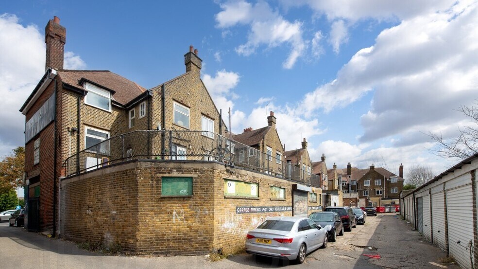 576-580 Longbridge Rd, Dagenham en venta - Foto del edificio - Imagen 3 de 5