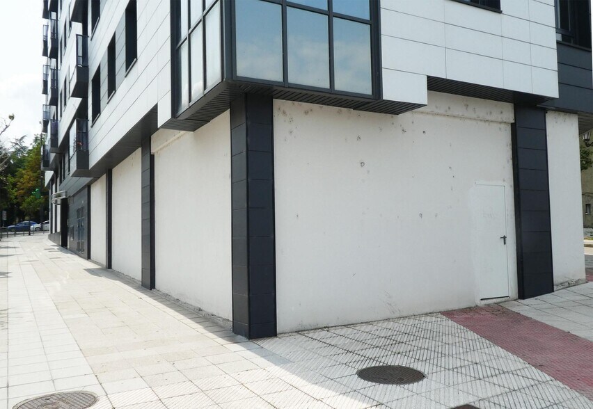 Calle Alejandro Casona, 48, Oviedo, Asturias en alquiler - Foto del edificio - Imagen 3 de 26