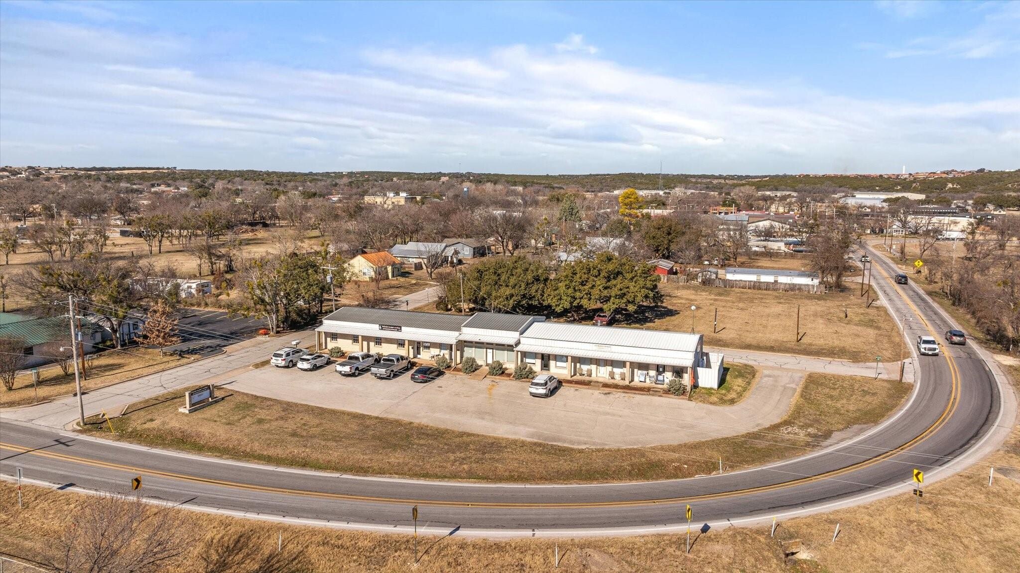 1201 NE Barnard St, Glen Rose, TX en venta Foto principal- Imagen 1 de 25