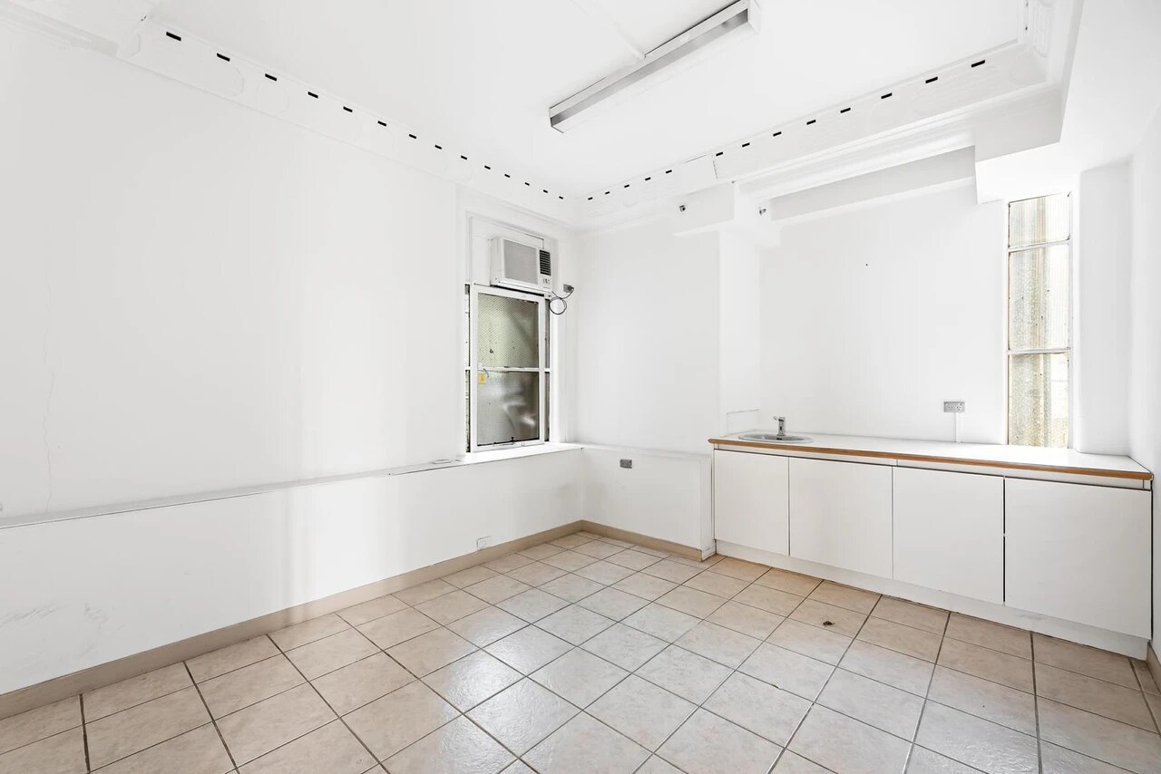 220 Collins St, Melbourne, VIC 3000 - Unidad 214 - - Foto del interior - Image 1 of 3