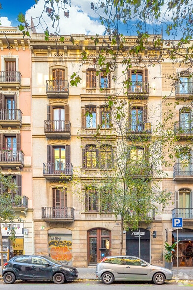 Local en Barcelona, Barcelona en alquiler - Foto del edificio - Imagen 2 de 2