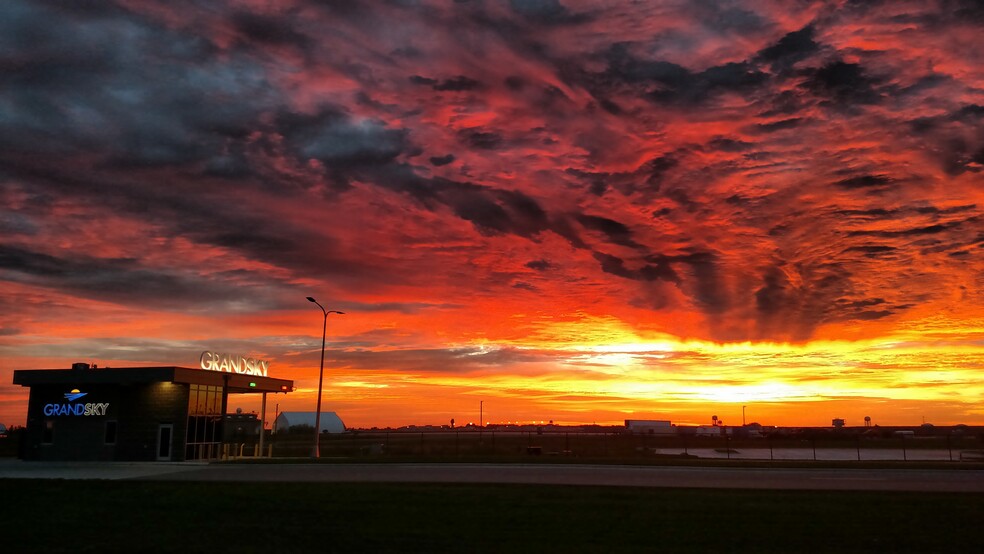 1 Grand Sky Blvd, Grand Forks Air Force Base, ND en alquiler - Foto del edificio - Imagen 2 de 3