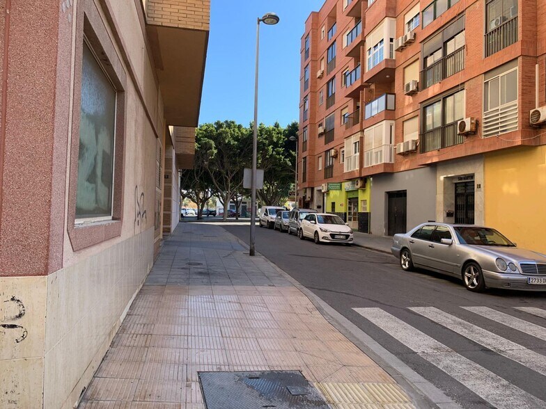 Local en Almería en venta - Foto del edificio - Imagen 2 de 7