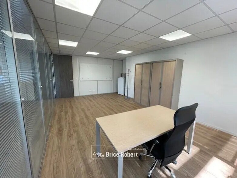 Oficina en Bron en alquiler - Foto del interior - Imagen 2 de 5