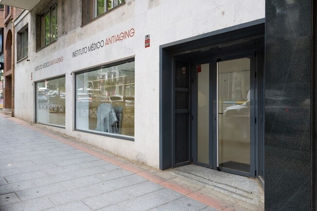 Más detalles de Calle Marqués de Urquijo, 11, Madrid - Local en alquiler