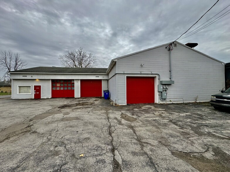 2085 Clinton St, West Seneca, NY en venta - Foto del edificio - Imagen 1 de 24