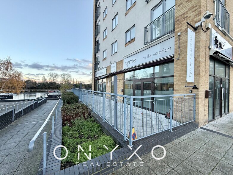 9 Higham Mews, Northolt en alquiler - Foto del edificio - Imagen 3 de 4