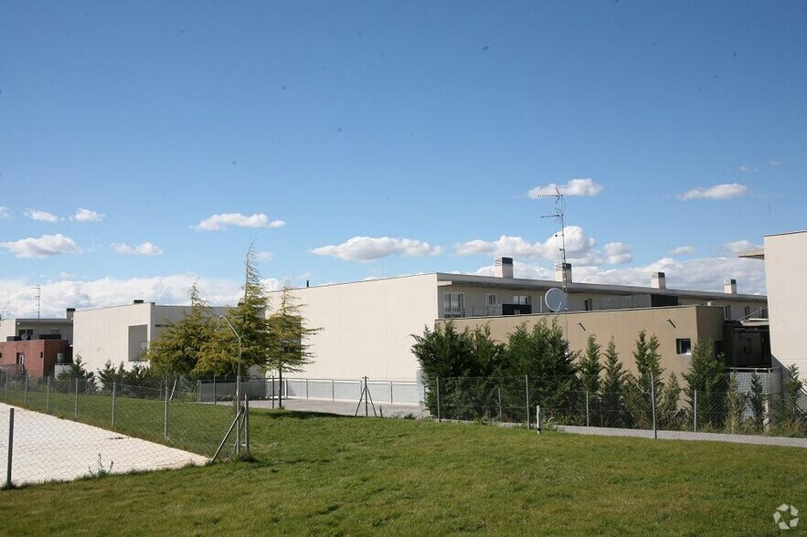 Oficina en Loeches, Madrid en venta - Foto del edificio - Imagen 2 de 4