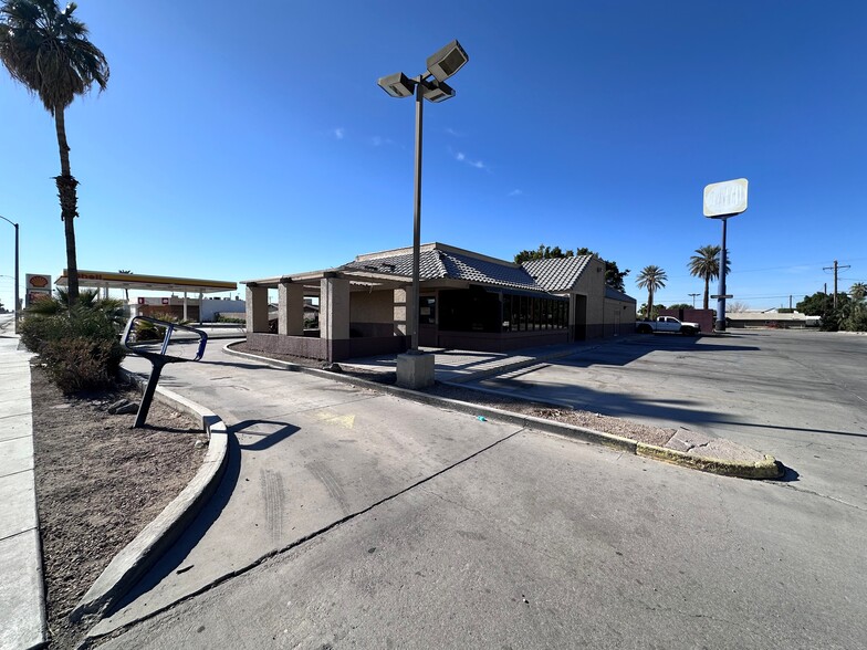 379 S Lovekin Blvd, Blythe, CA en venta - Foto del edificio - Imagen 2 de 36