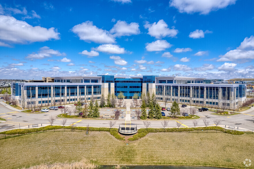 205 Quarry Park Blvd SE, Calgary, AB en alquiler - Foto del edificio - Imagen 1 de 8