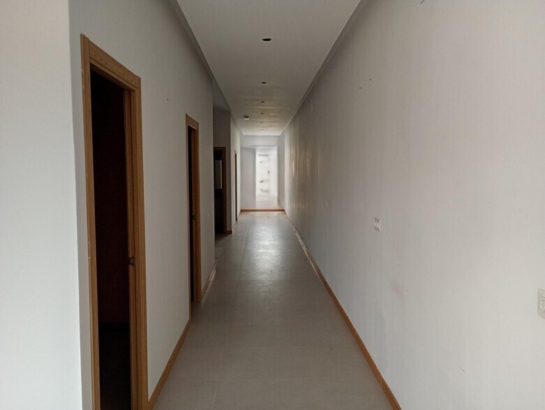 Local en La Nucia en venta - Foto del interior - Imagen 3 de 16