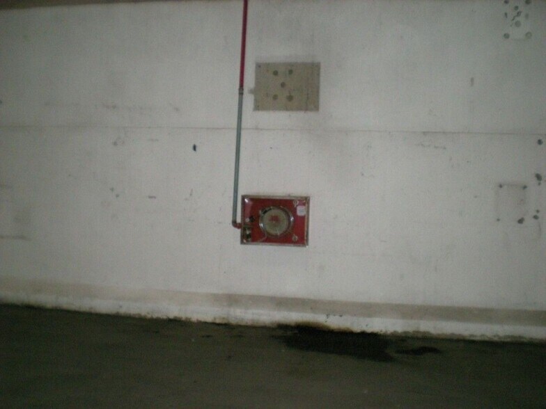 Calle la Red Veintisiete, 21, Alcalá de Guadaíra, Sevilla en alquiler - Foto del edificio - Imagen 2 de 10