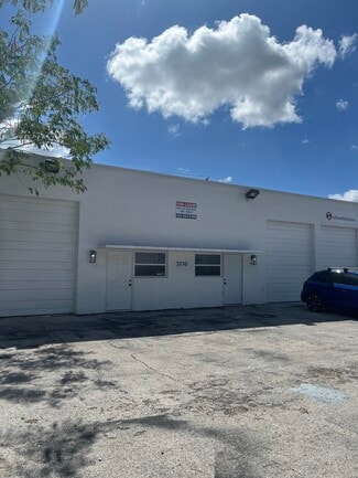 Más detalles para 5764-5806 Commerce Ln, South Miami, FL - Flex en alquiler