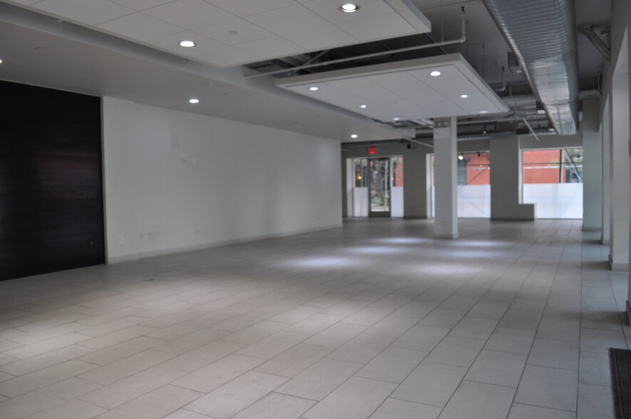 748 11th Ave, New York, NY en alquiler - Foto del interior - Imagen 3 de 14