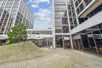 Más detalles de 4-6 Rue D'Orleans, Saint-Cloud - Oficina en alquiler