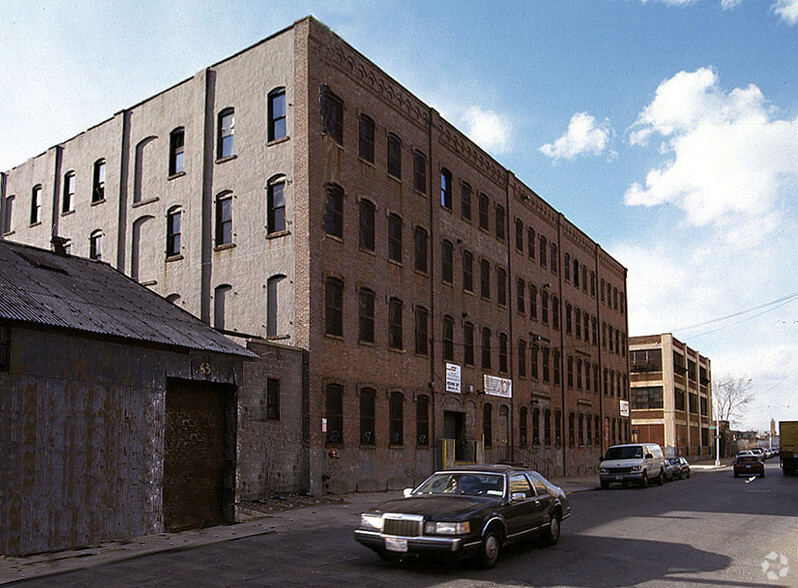 49 Bogart St, Brooklyn, NY en alquiler - Foto del edificio - Imagen 2 de 27