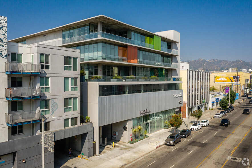 925 N La Brea Ave, Los Angeles, CA en alquiler - Foto del edificio - Imagen 1 de 13