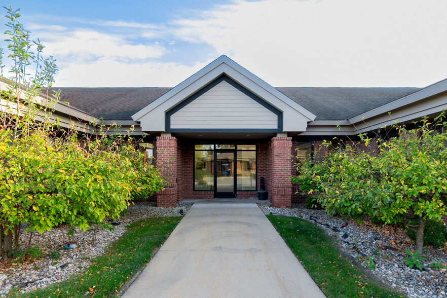 1675 Watertower Pl, East Lansing, MI en alquiler - Foto del edificio - Imagen 2 de 4