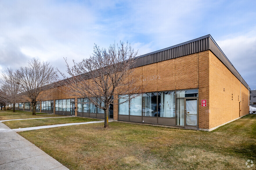 4060-4150 Rue Seré, Saint-Laurent, QC en alquiler - Foto del edificio - Imagen 1 de 6