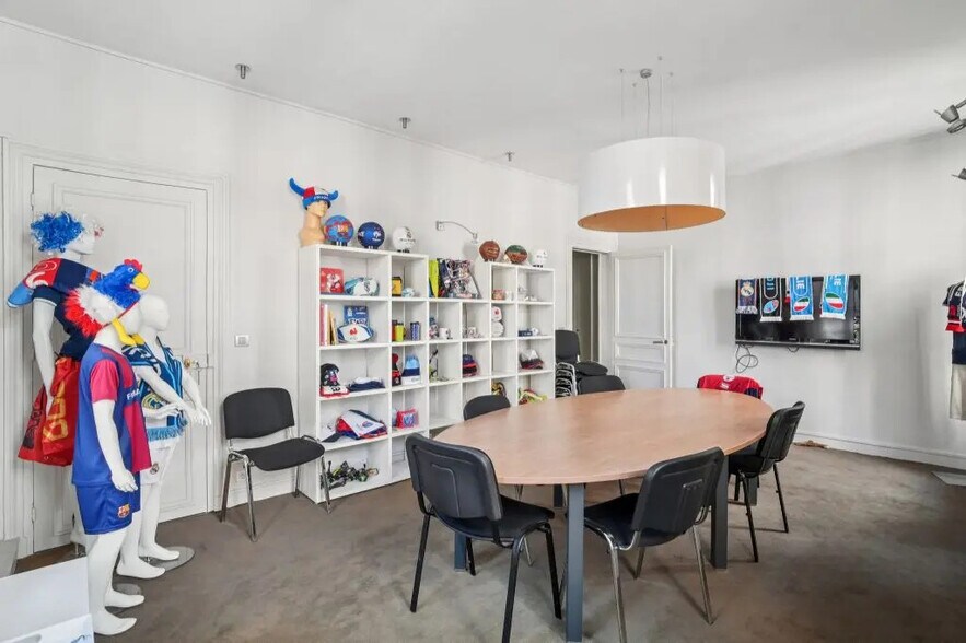 11 Rue Chateaubriand, Paris en alquiler - Foto del edificio - Imagen 2 de 9