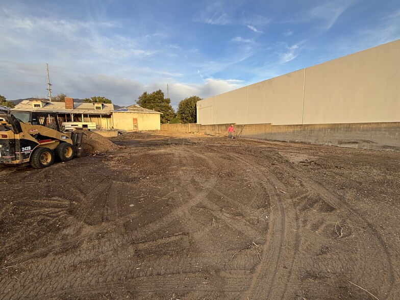 13241 Bradley Ave, Sylmar, CA en alquiler - Foto del edificio - Imagen 1 de 8