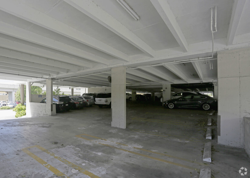 4649 Ponce de Leon Blvd, Coral Gables, FL en alquiler - Foto del edificio - Imagen 3 de 4