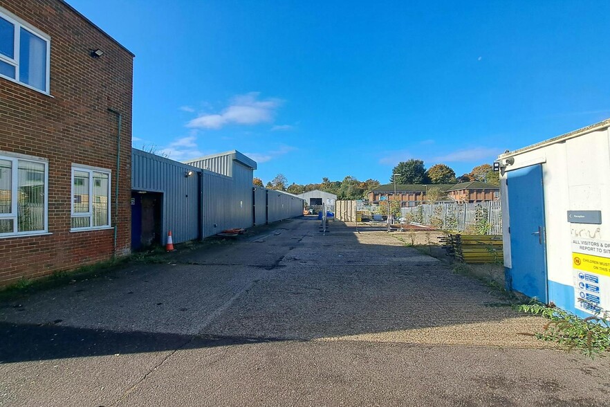 Stephenson Rd, Basingstoke en alquiler - Foto del edificio - Imagen 3 de 3