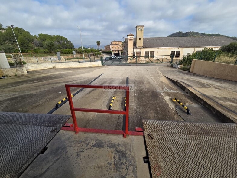 Nave en València en venta - Foto del edificio - Imagen 3 de 18