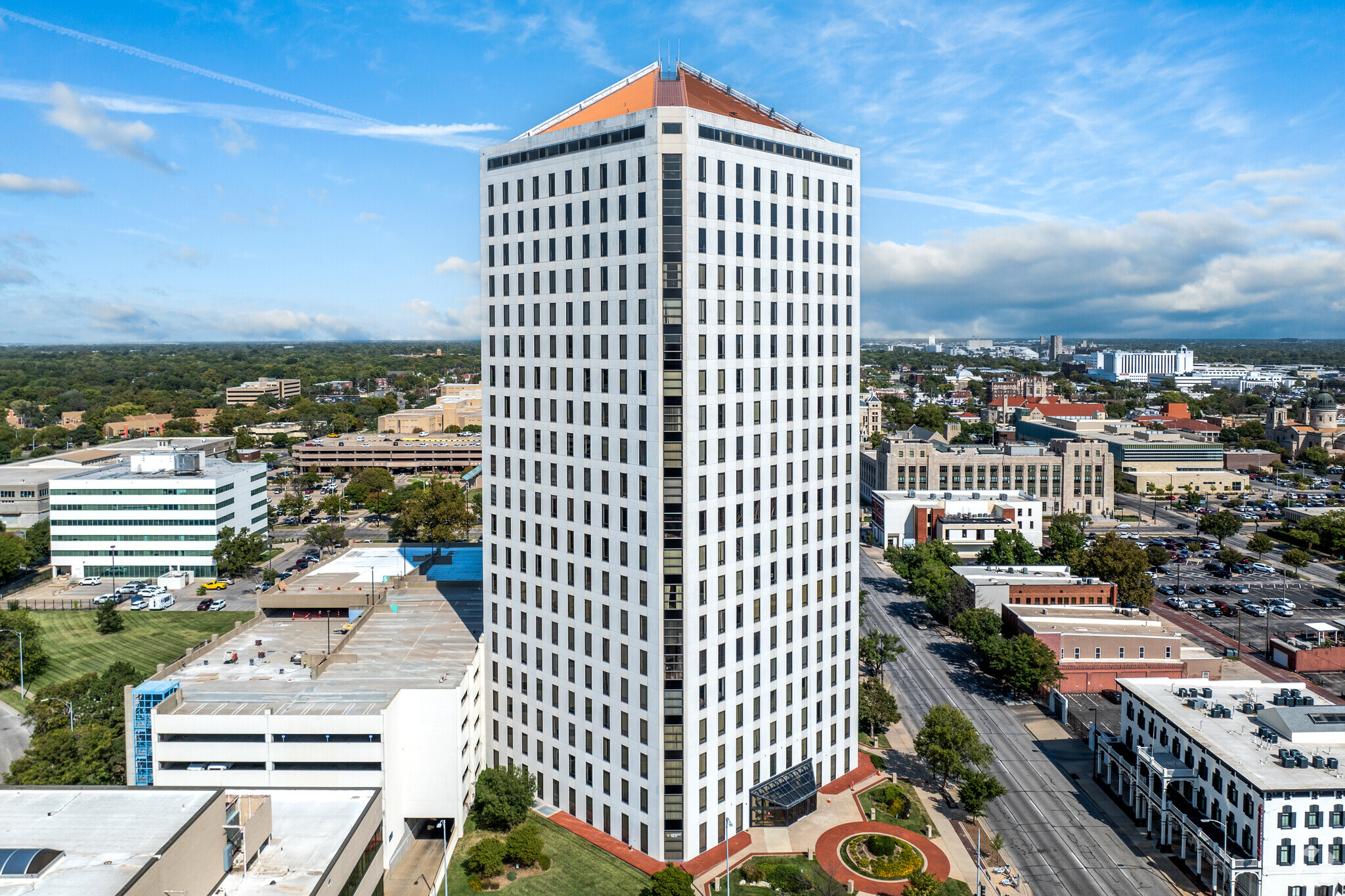 301 N Main St, Wichita, KS en alquiler Foto del edificio- Imagen 1 de 14