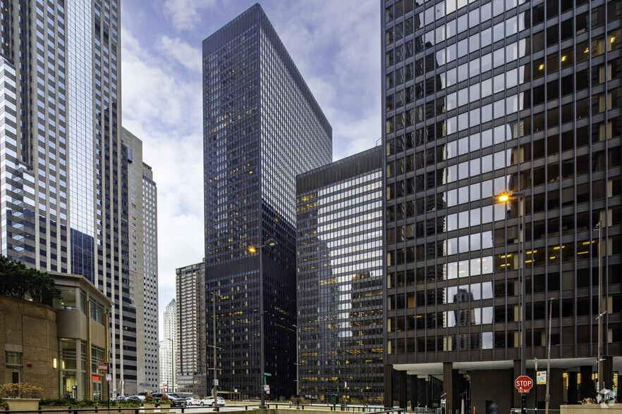 225 N Michigan Ave, Chicago, IL en alquiler - Foto del edificio - Imagen 1 de 5