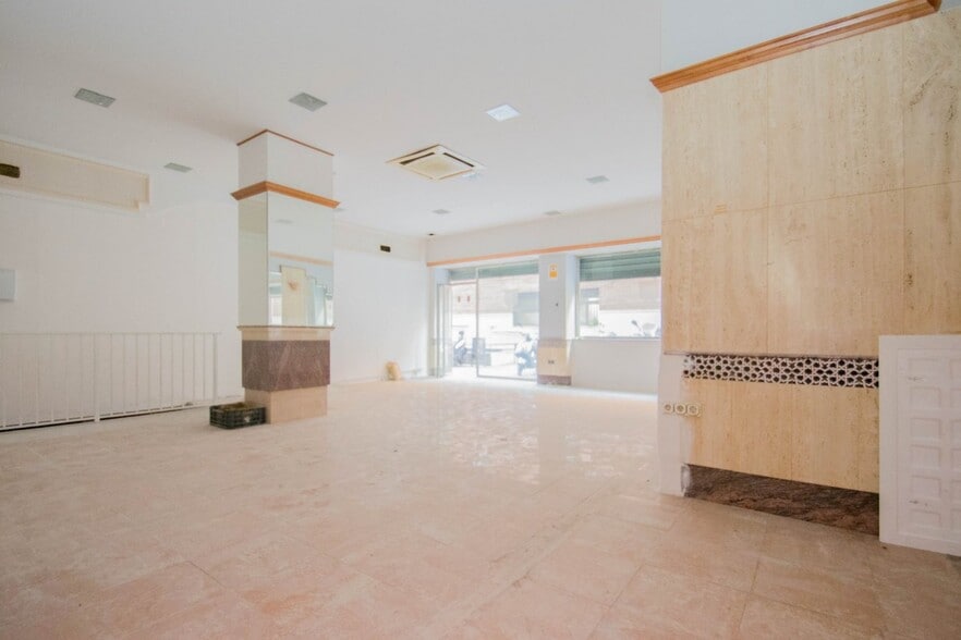 Local en Granada, Granada en venta - Foto del interior - Imagen 1 de 27