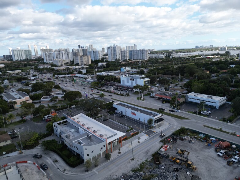 18651 NE 24th Pl, Miami, FL en venta - Foto del edificio - Imagen 2 de 6