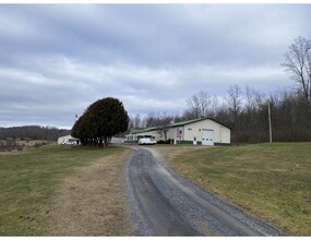 103 Kerber Ln, Poultney, VT en alquiler Foto del edificio- Imagen 2 de 15