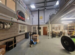 10-10 Bramley Rd, Tadley en alquiler Foto del interior- Imagen 1 de 3