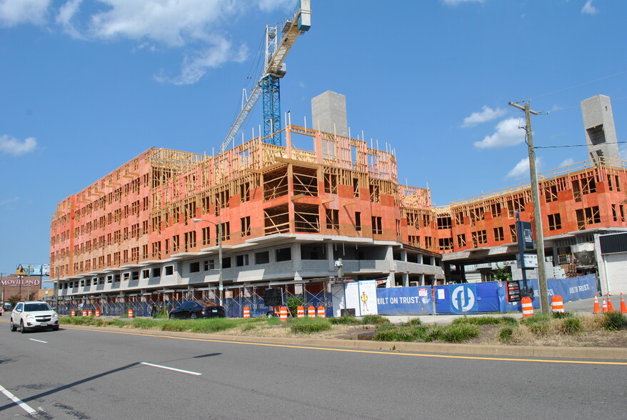 1203 N Arthur Ashe Blvd, Richmond, VA en alquiler - Foto del edificio - Imagen 2 de 4