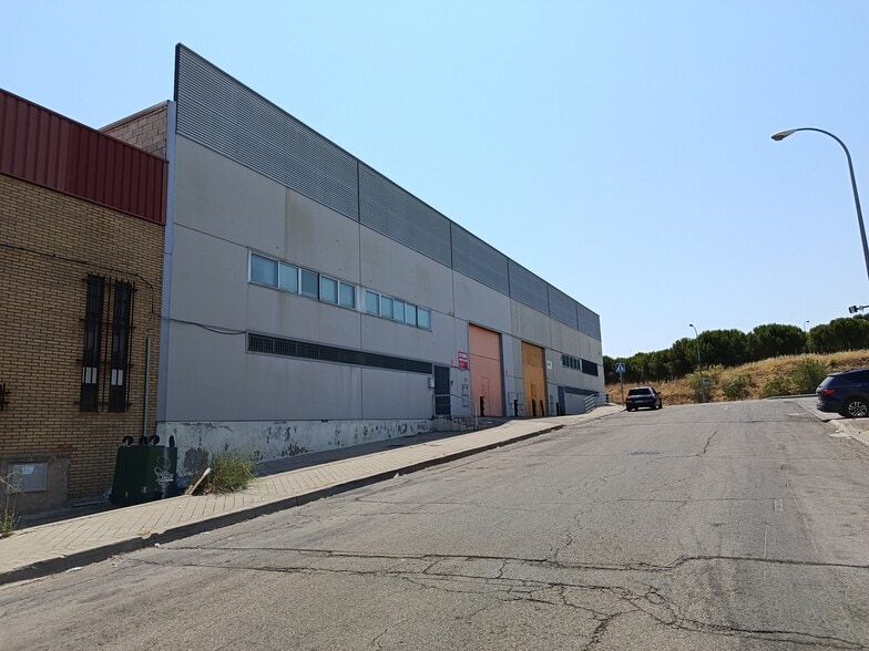 Nave en Fuenlabrada, Madrid en venta - Foto del edificio - Imagen 2 de 5