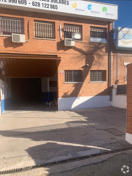 Calle de la Pirotécnia, 37B, Madrid, Madrid en alquiler - Foto del edificio - Imagen 2 de 6