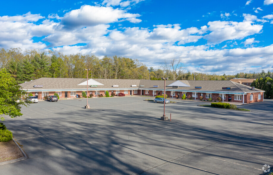 518 Salmon Brook St, Granby, CT en alquiler - Foto del edificio - Imagen 1 de 12