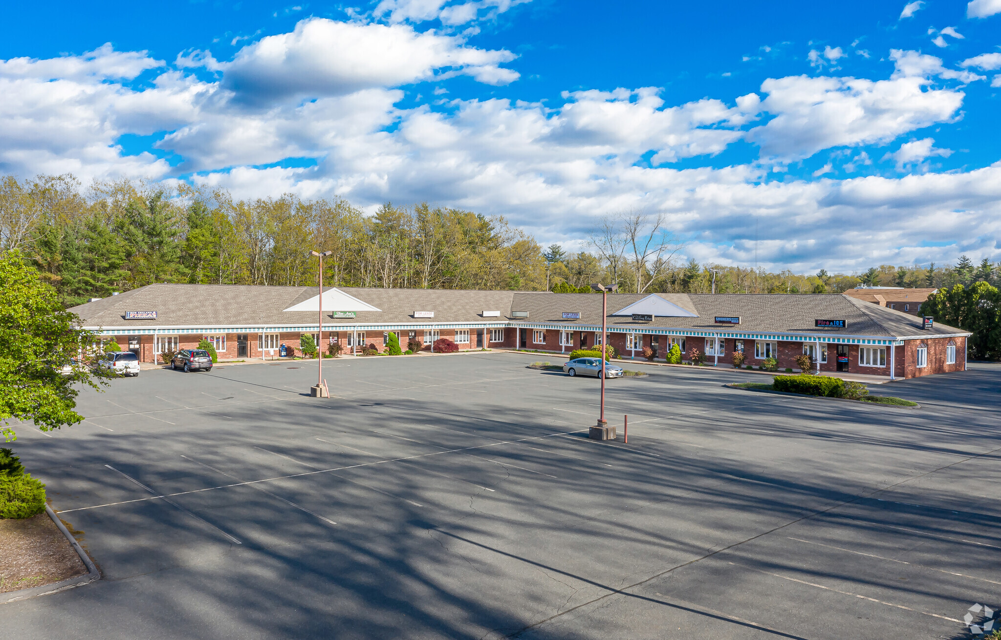 518 Salmon Brook St, Granby, CT en alquiler Foto del edificio- Imagen 1 de 13