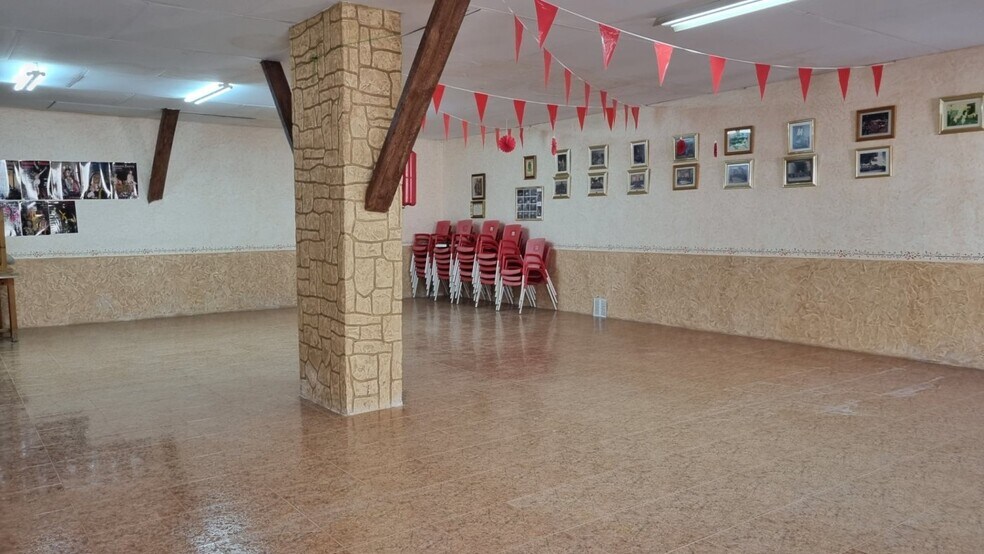 Local en Algueña en venta - Foto del edificio - Imagen 3 de 8