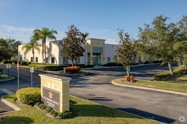 Más detalles para 580-584 NW University Blvd, Port Saint Lucie, FL - Oficina/Clínica en alquiler