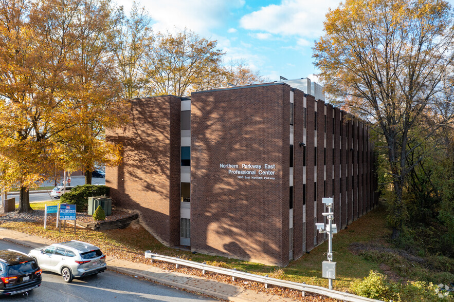 1900 E Northern Pky, Baltimore, MD en alquiler - Foto del edificio - Imagen 3 de 19