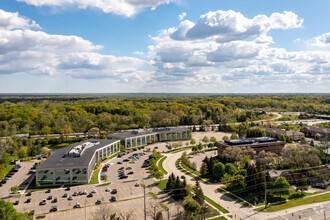 27725 Stansbury Blvd, Farmington Hills, MI - vista aérea  vista de mapa - Image1