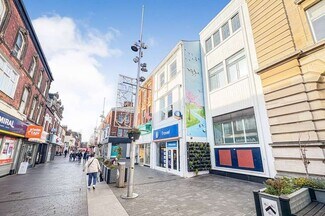 Más detalles de 33 Victoria St W, Grimsby - Local en venta