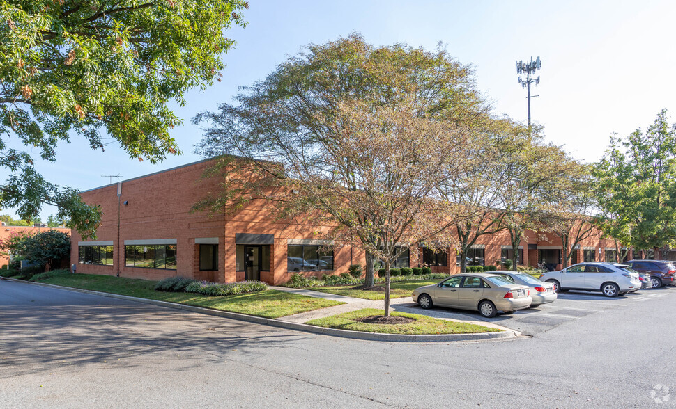 100-166 Business Center Dr, Reisterstown, MD en alquiler - Foto del edificio - Imagen 2 de 14