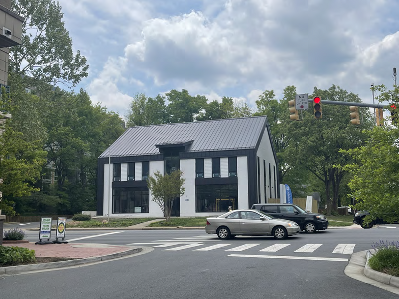 603 W Broad St, Falls Church, VA en alquiler - Foto del edificio - Imagen 2 de 2